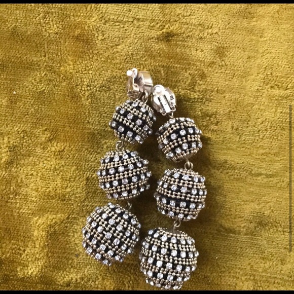 Gorgeous Banana Republic Earrings - Picture 3 of 3